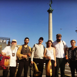 Rézeleje Fanfárosok - csángó bugi - moldvai táncház 09.15. 22:30, Óváros tér